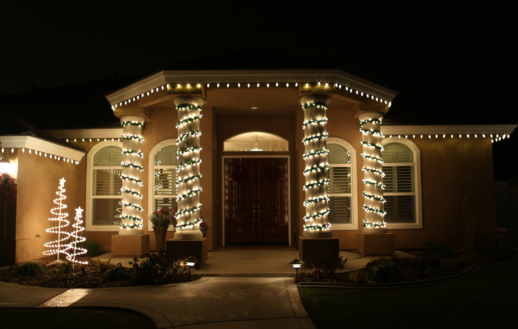services christmas light services bakersfield ca the light guys christmas lights on columns